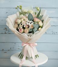 Букет цветов из:  Розы и Лизиантусы в Гурзуфе Республика Крым