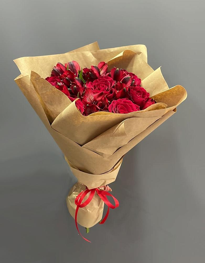 Букет цветов из: Альстромерии и Розы в Гурзуфе Республика Крым