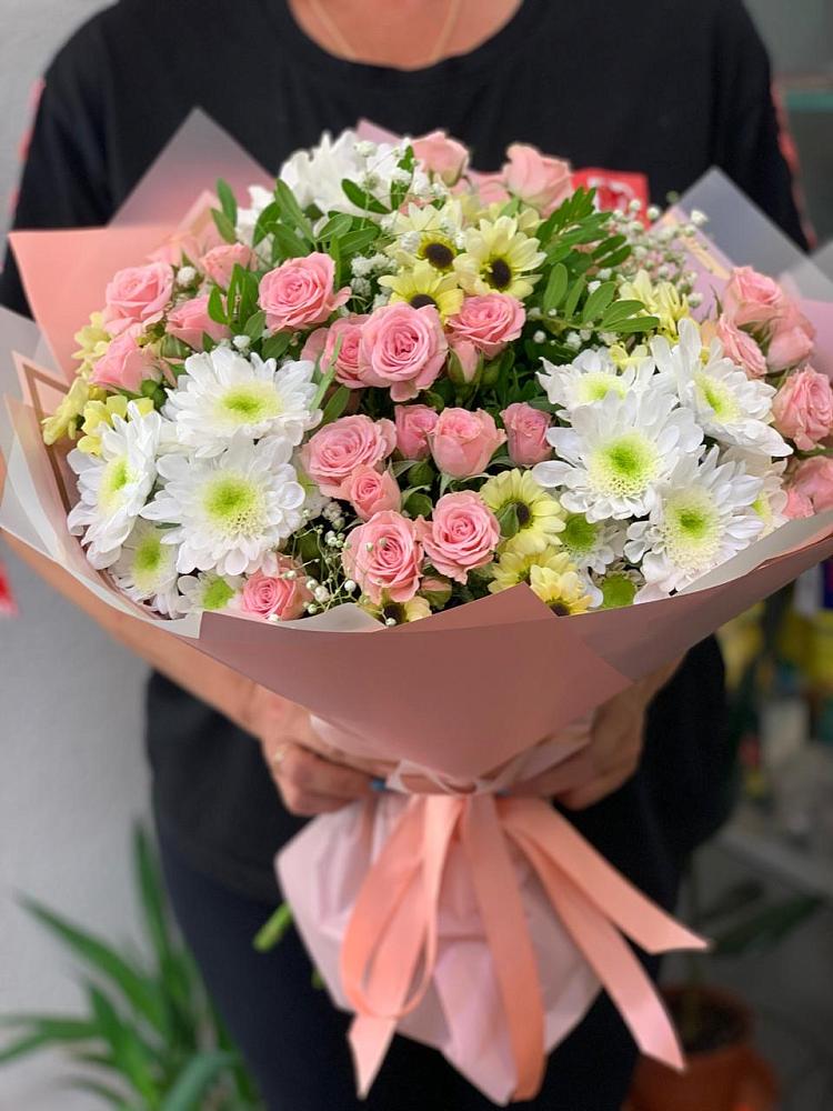 Букет цветов из: Розы и Хризантемы в Гурзуфе Республика Крым