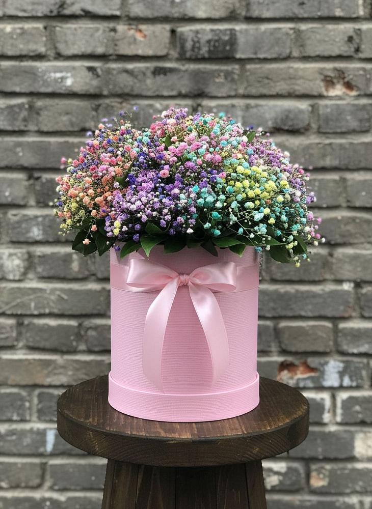 Цветочная композиция из Гипсофила и Розы в шляпной коробке в Гурзуфе Республика Крым