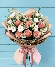 Букет цветов из:  Розы, Альстромерии и Лизиантусы в Гурзуфе Республика Крым