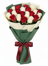 Букет Микс из красных и белых роз в Гурзуфе Республика Крым