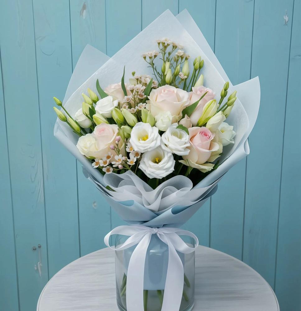 Букет цветов из: Розы и Лизиантусы в Гурзуфе Республика Крым