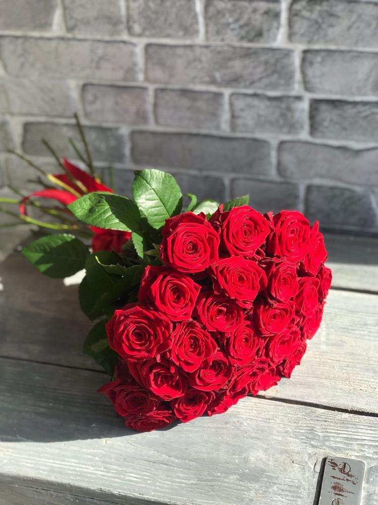 Букет Красные розы Фридом в Гурзуфе Республика Крым