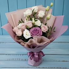 Букет цветов из:  Розы и Лизиантусы в Гурзуфе Республика Крым