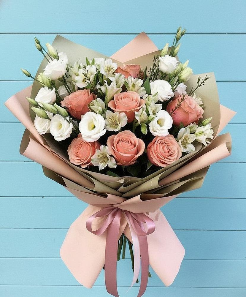 Букет цветов из: Розы, Альстромерии и Лизиантусы в Гурзуфе Республика Крым