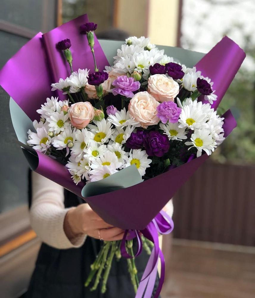 Букет цветов из: Хризантемы, Гвоздики и Розы в Гурзуфе Республика Крым