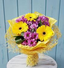 Букет цветов из:  Хризантемы и Герберы в Гурзуфе Республика Крым