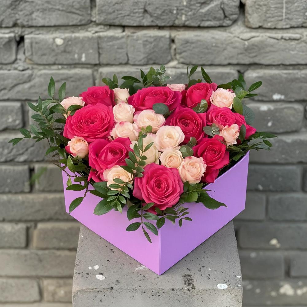 Цветочная композиция из Розы в коробке в Гурзуфе Республика Крым