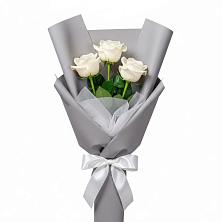 Букет 3 белые розы в Гурзуфе Республика Крым