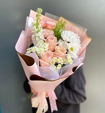 Букет цветов из:  Хризантемы и Розы в Гурзуфе Республика Крым