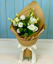 Букет цветов из:  Хризантемы и Лизиантусы в Гурзуфе Республика Крым