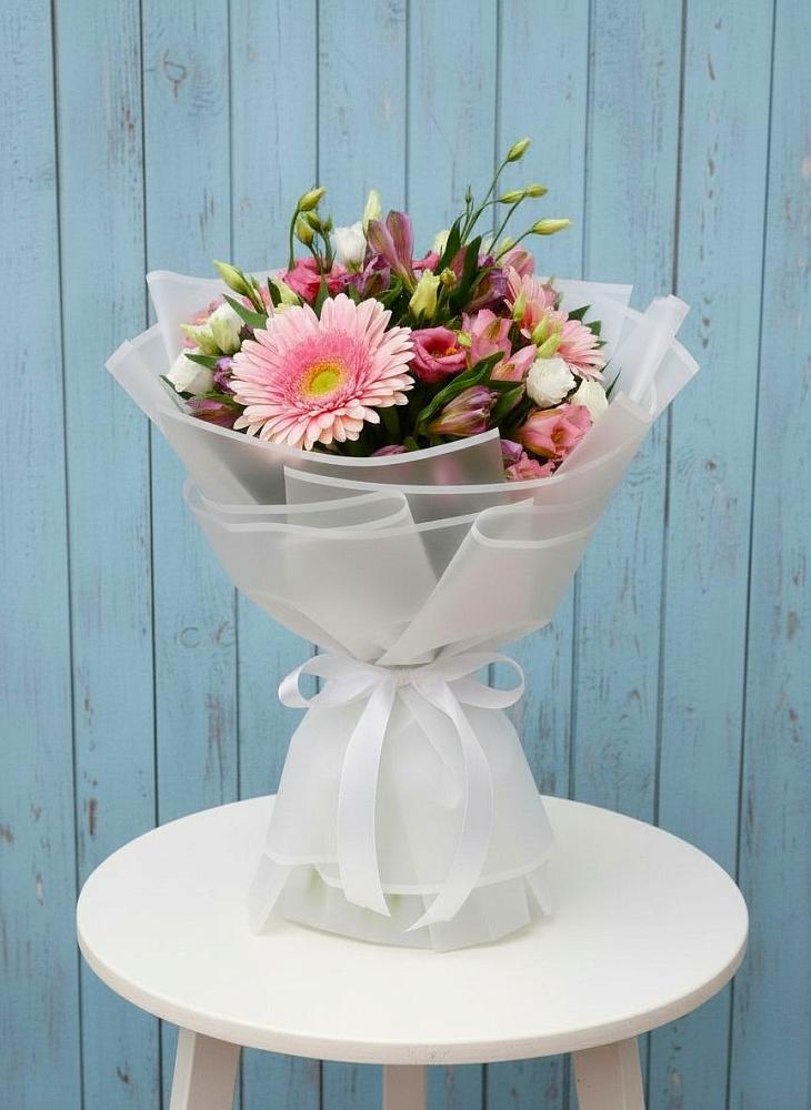 Букет цветов из: Герберы, Альстромерии и Лизиантусы в Гурзуфе Республика Крым