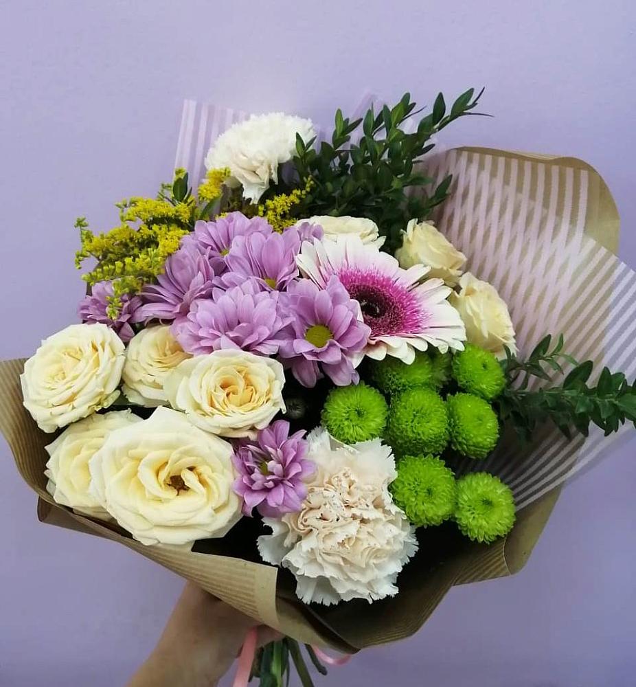 Букет цветов из: Хризантемы, Розы, Гвоздики и Герберы в Гурзуфе Республика Крым