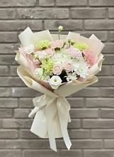 Букет цветов из:  Гвоздики, Розы, Лизиантусы и Хризантемы в Гурзуфе Республика Крым