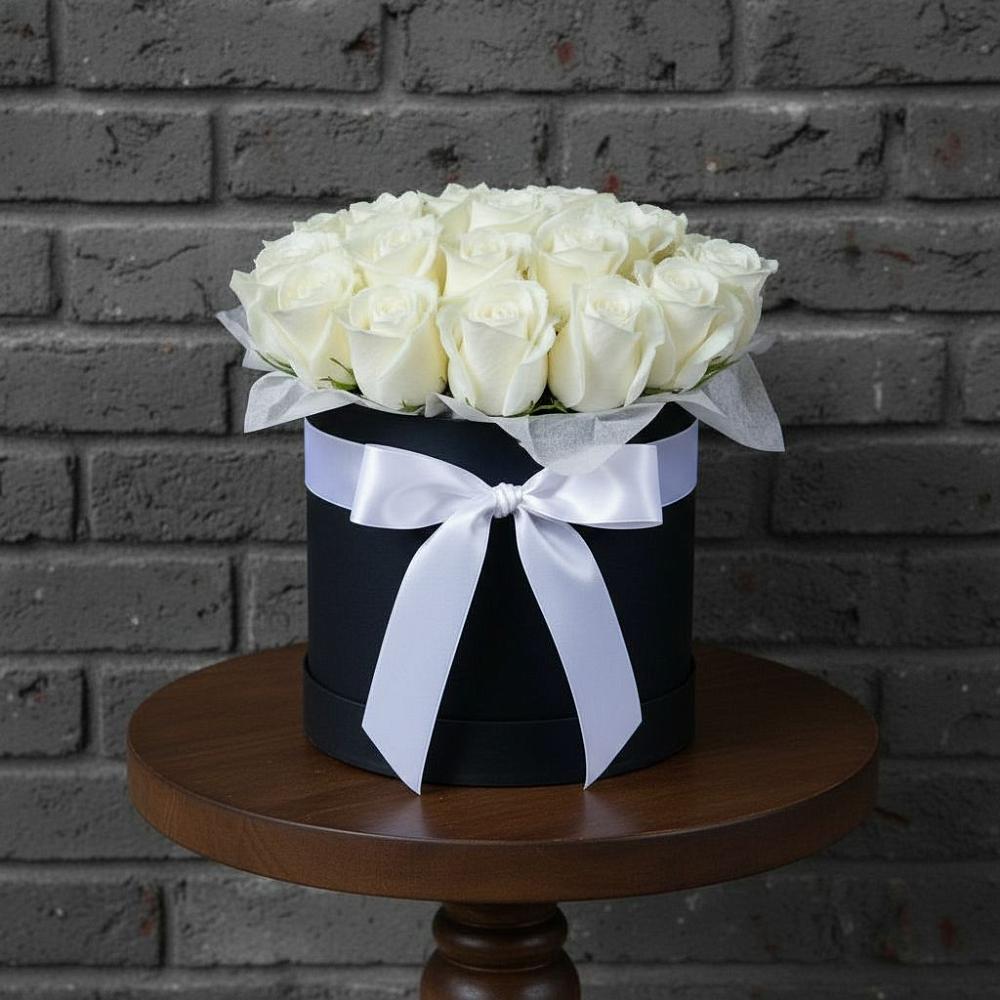 Цветочная композиция из Розы в шляпной коробке в Гурзуфе Республика Крым