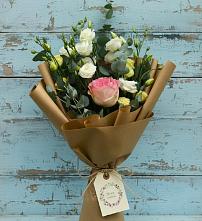 Букет цветов из:  Розы и Лизиантусы в Гурзуфе Республика Крым