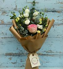 Букет цветов из:  Розы и Лизиантусы в Гурзуфе Республика Крым